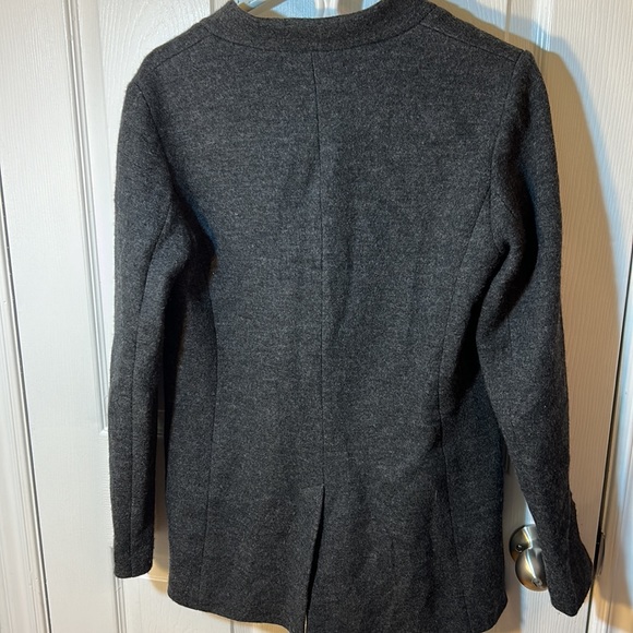 Size 6, 100 percent wool club Monaco blazer - Picture 5 of 5